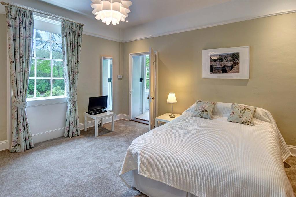 Lingwood Hall 外观 照片