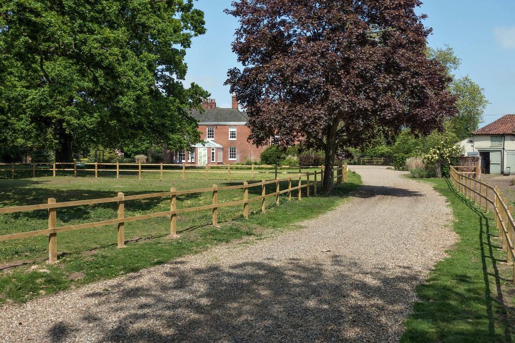 Lingwood Hall 外观 照片